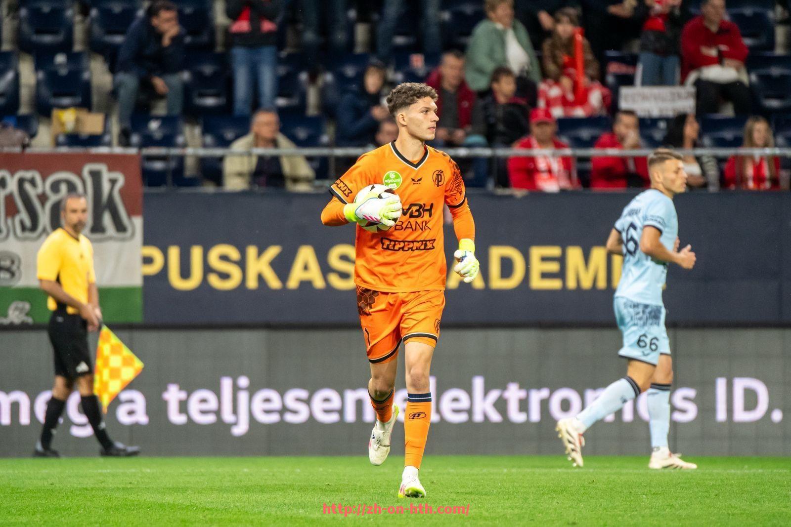 华体会hth登录入口-世俱杯比赛官员职责分工及其在赛事中的核心作用